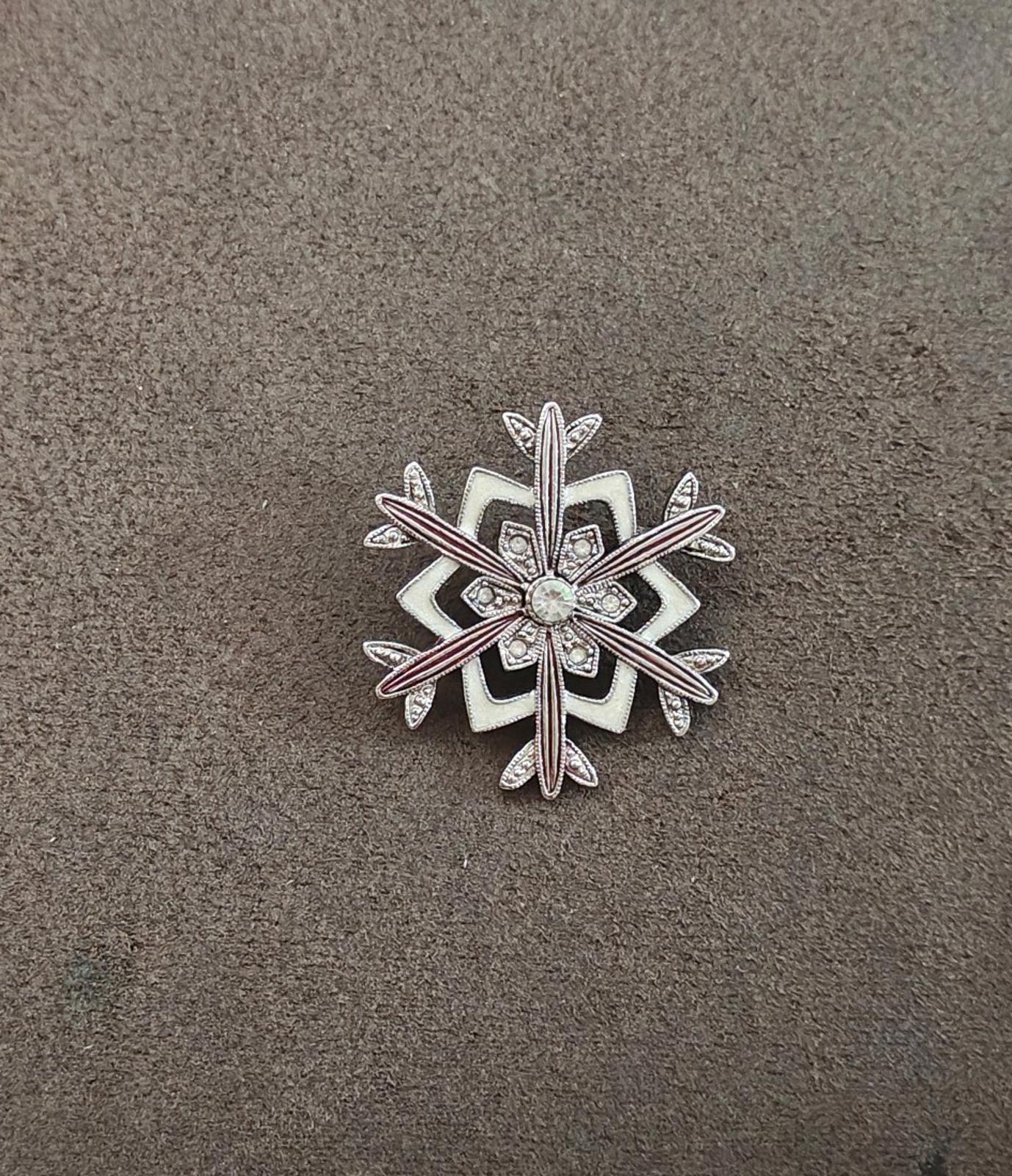 2000s Lia Sophia Silver Tone Snowflake With Iridescent Rhinestones Enamel Brooch