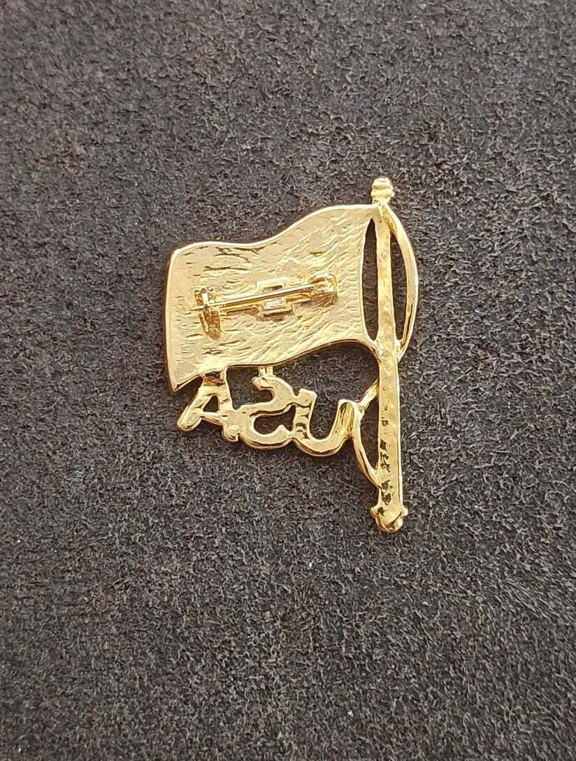 1980s Patriotic USA American Flag Gold Tone Enamel Pin