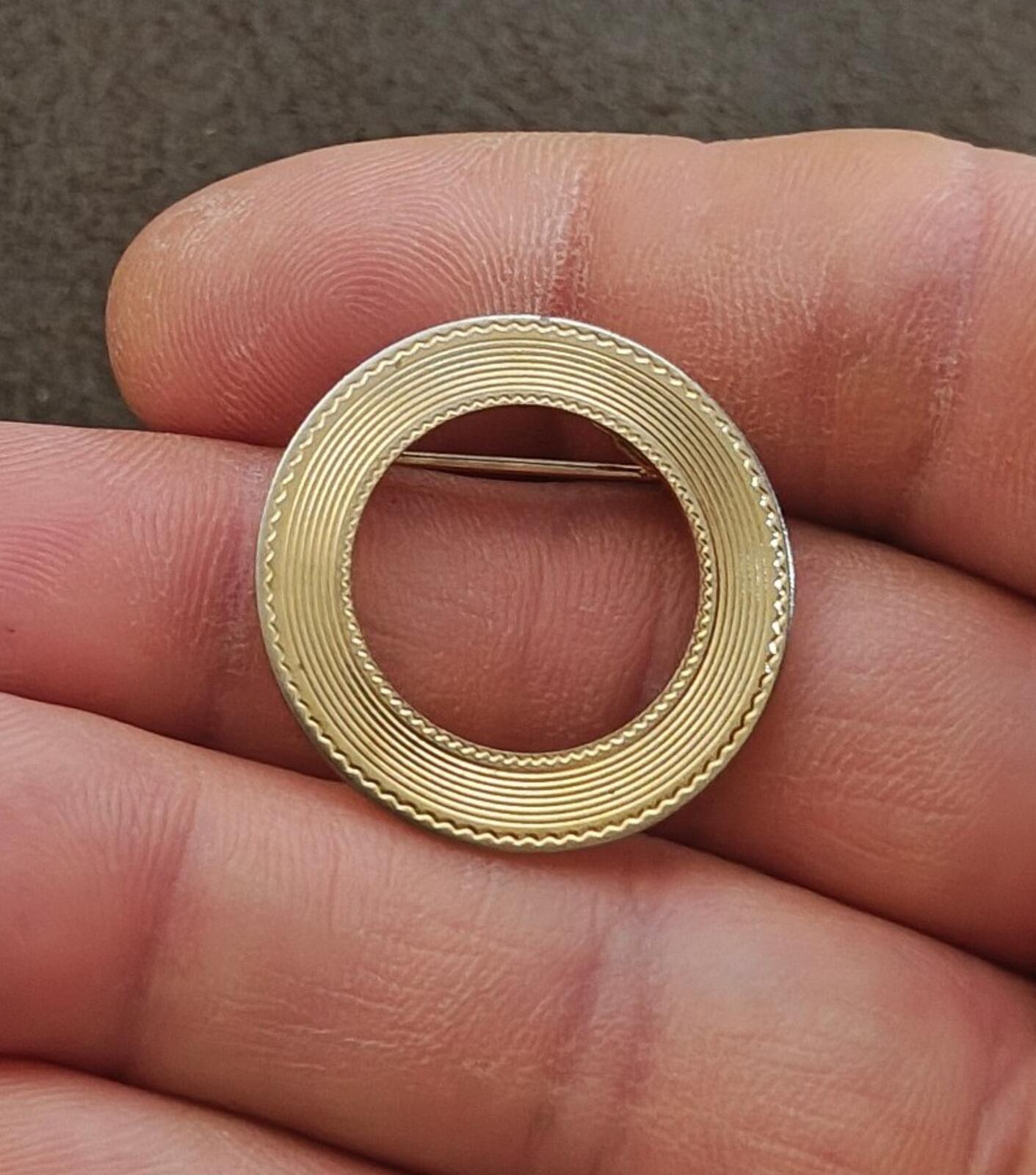 1950s/60s Gold Tone Textured Circle Brooch