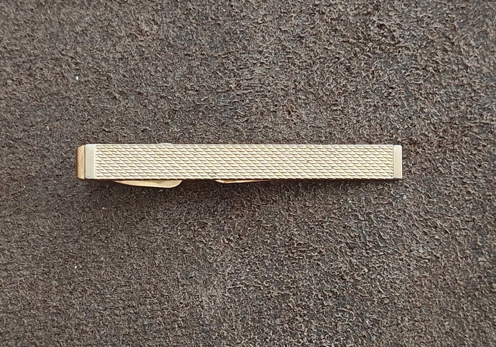1950s/60s Swank Gold Tone Textured Basketweave Tie Bar Clip
