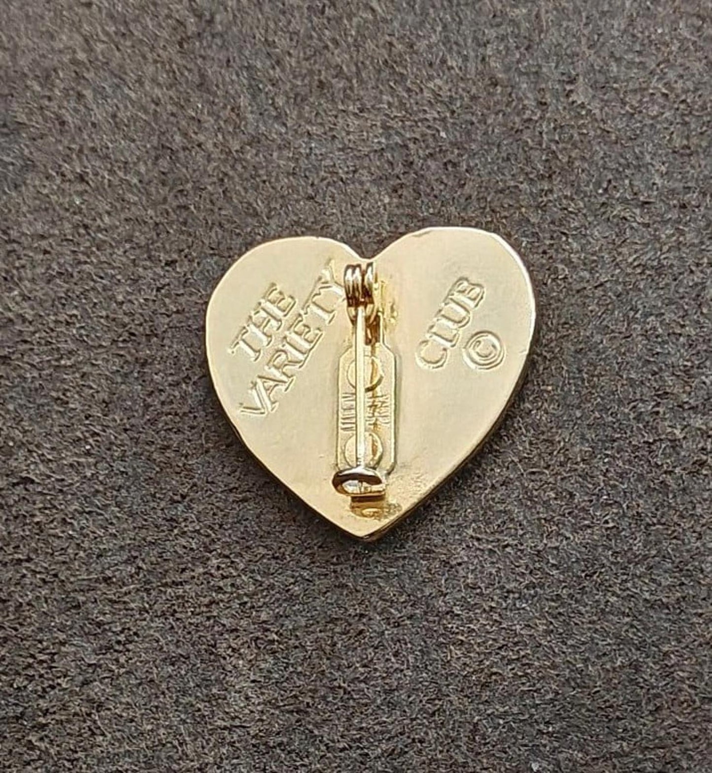 1990s Vintage Collectable Variety Club Gold Tone 3D Heart Pin Brooch