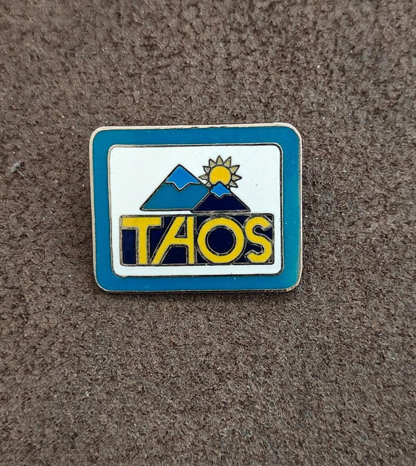 1970s/80s Taos New Mexico Ski Valley Silver Tone Pin