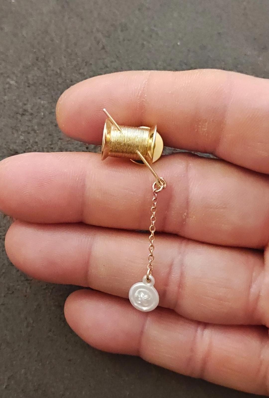 1983 Avon Gold Tone Needle Thread, Button Dangle Brooch
