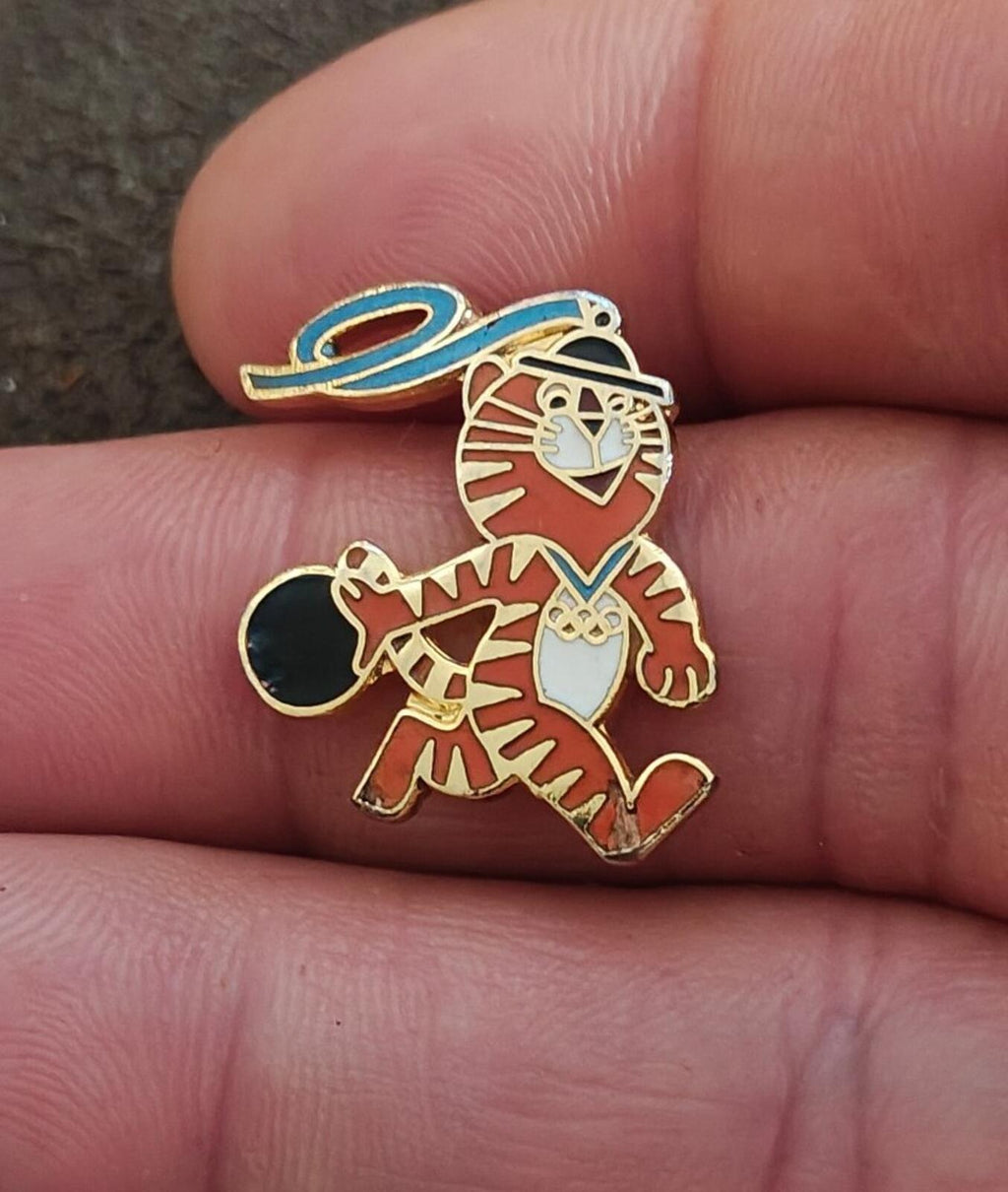 1988 Seoul Summer Olympics Gold Tone Enamel Pin