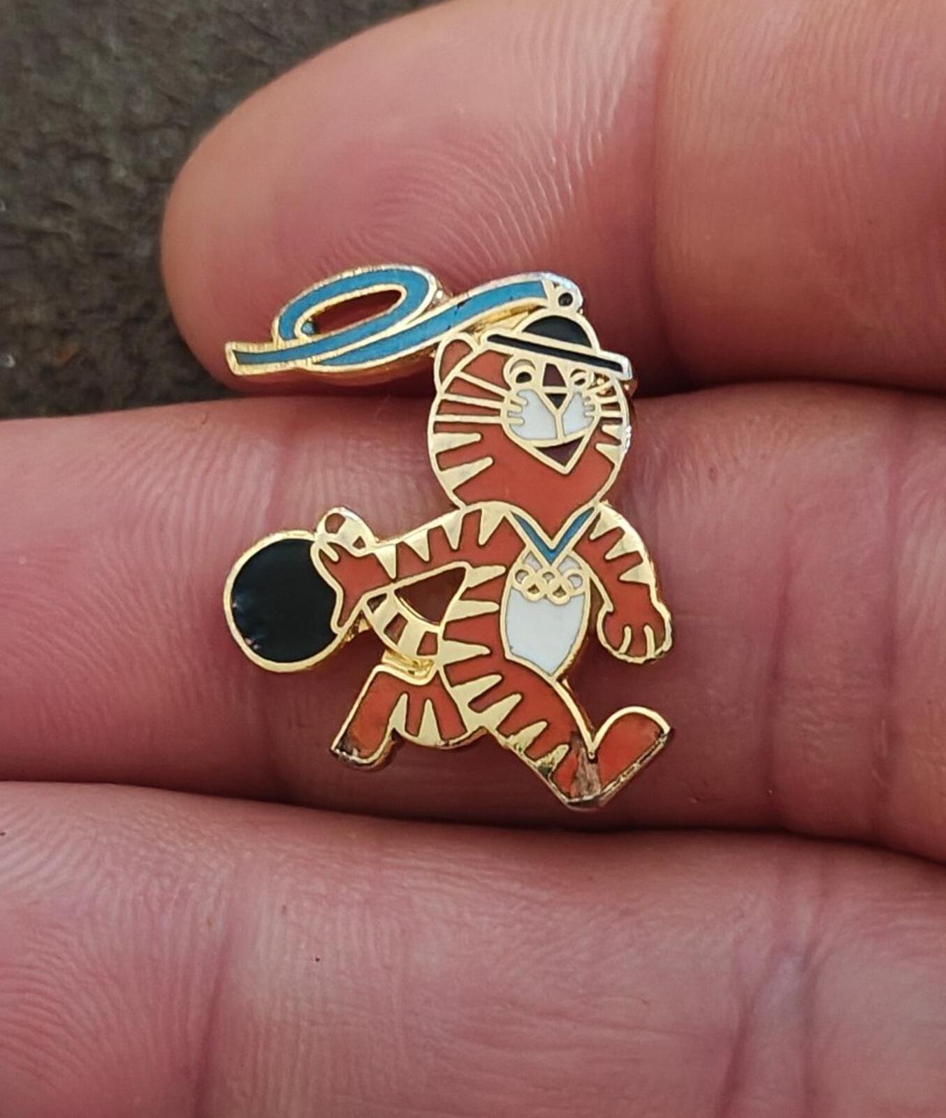 1988 Seoul Summer Olympics Gold Tone Enamel Pin