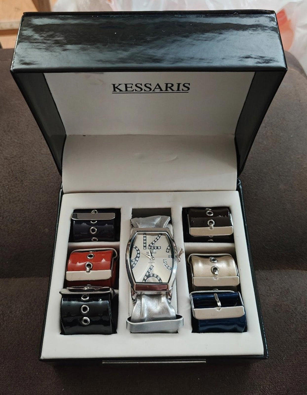 KESSARIS ladies quartz watch gift set box with silver watch and interchangeable straps