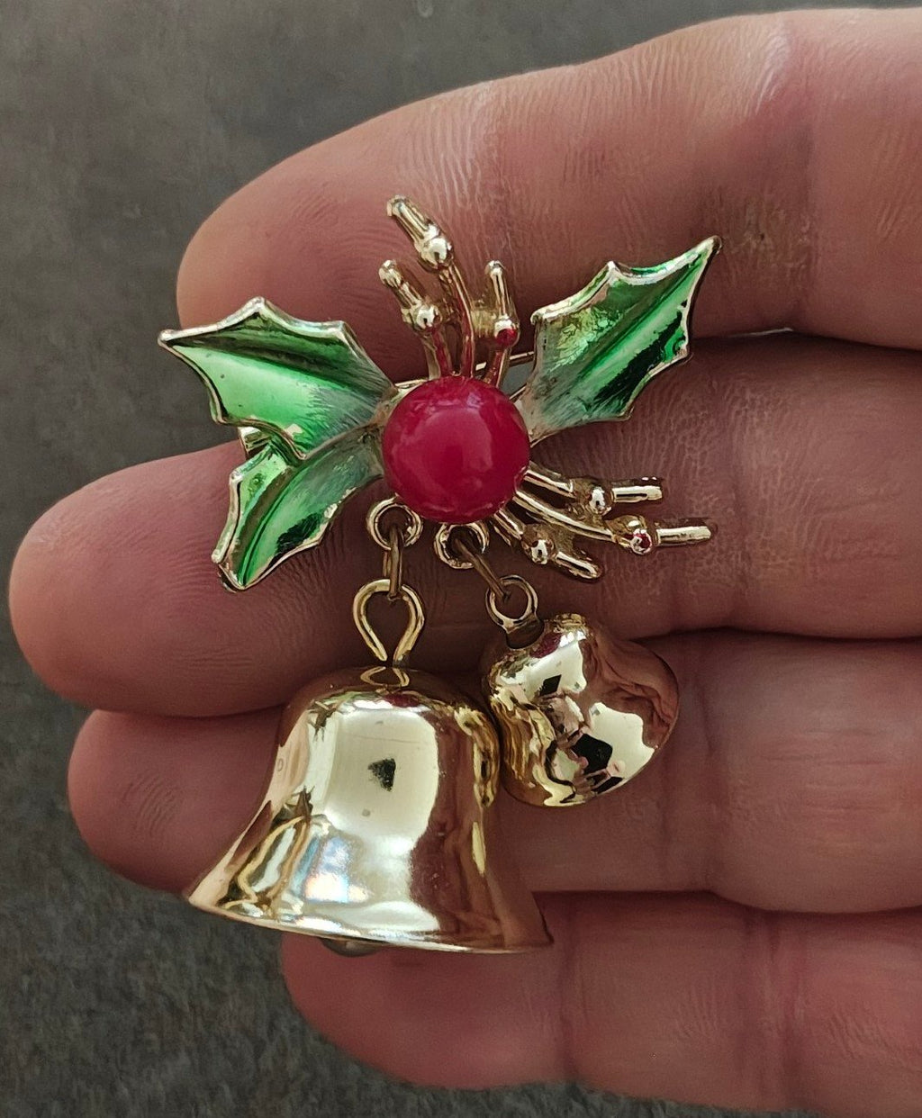 1980s Christmas Holly & Jingle Bells Gold Tone Enamel Brooch Pin