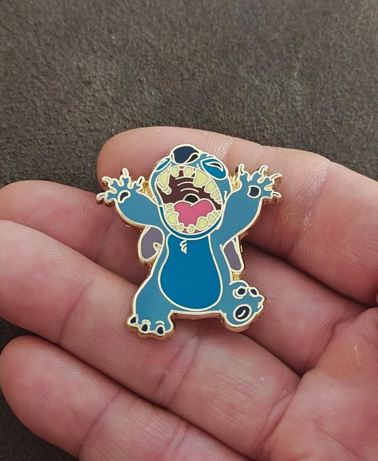 2009 Official Disneyland Resort Paris Stitch Booster Set Enamel Pin