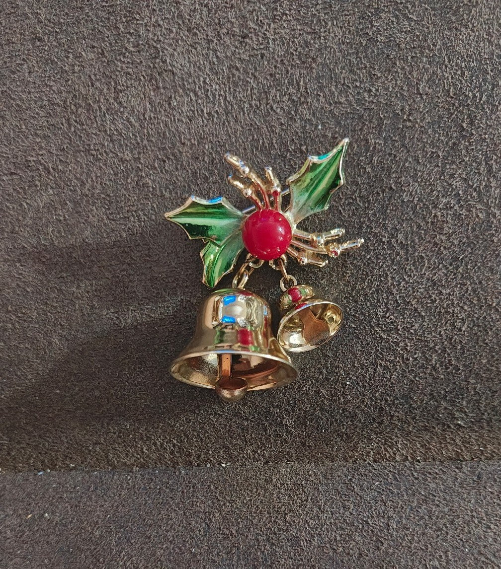 1980s Christmas Holly & Jingle Bells Gold Tone Enamel Brooch Pin