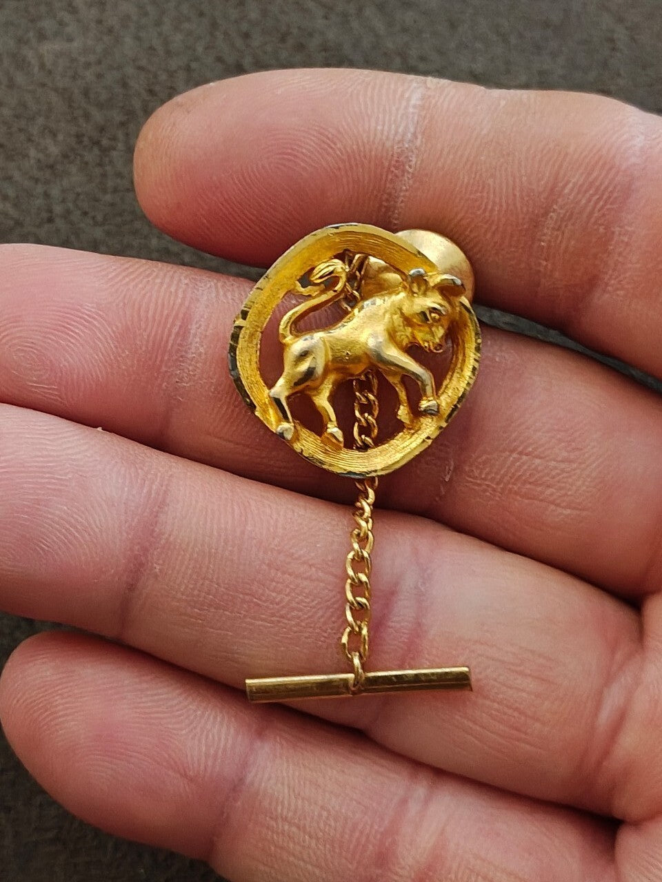 1960s/70s Gold Tone Taurus The Bull Zodiac Tie Tac/Lapel Pin