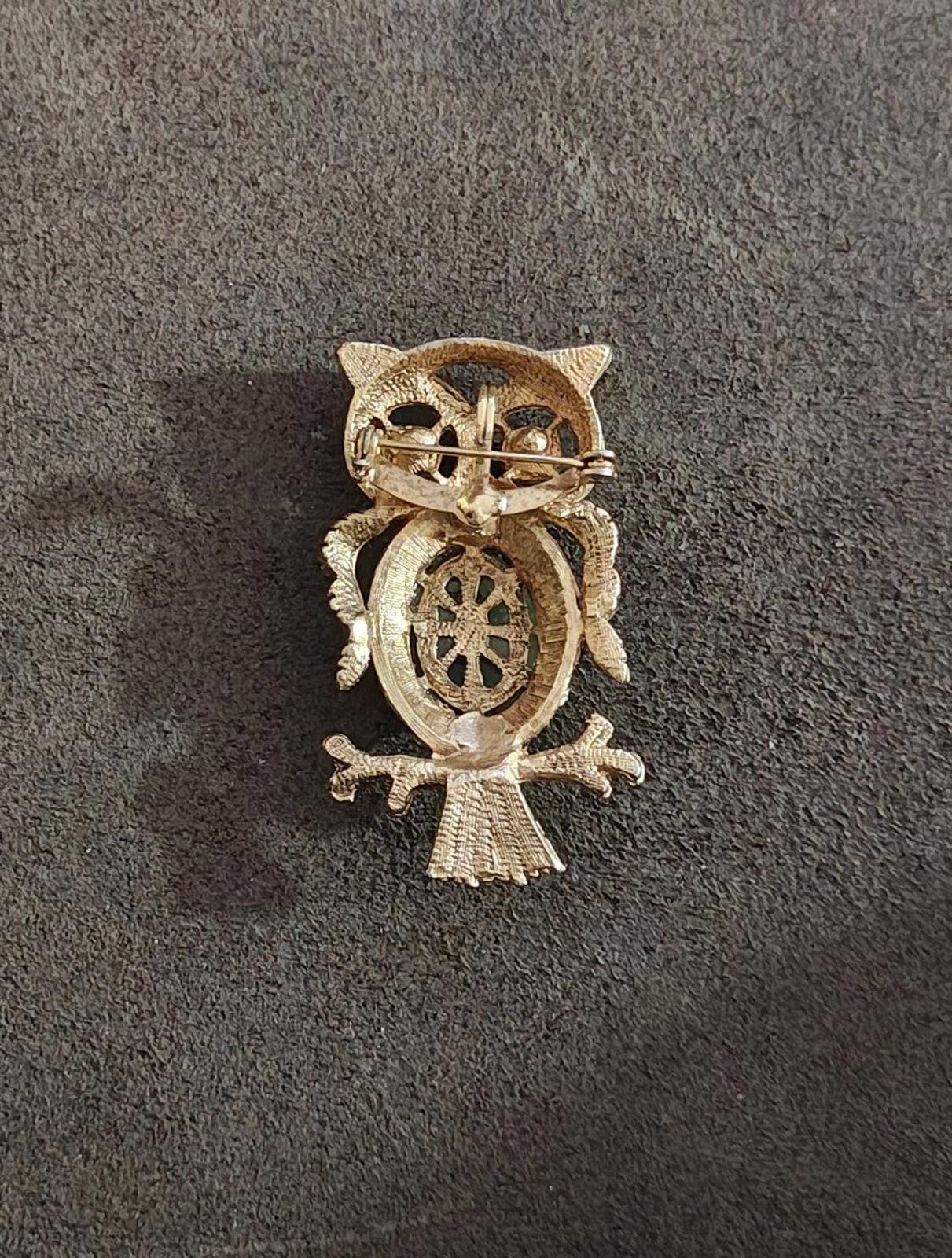 70s Vintage Owl Brooch With Green Cabochon Belly Stone And Faux Pearl Eyes