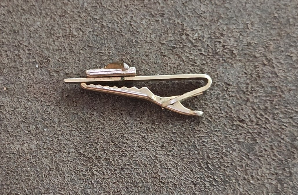 1950s/60s Classic Nautical Elegance Gold Tone Sailboat Tie Bar Clip