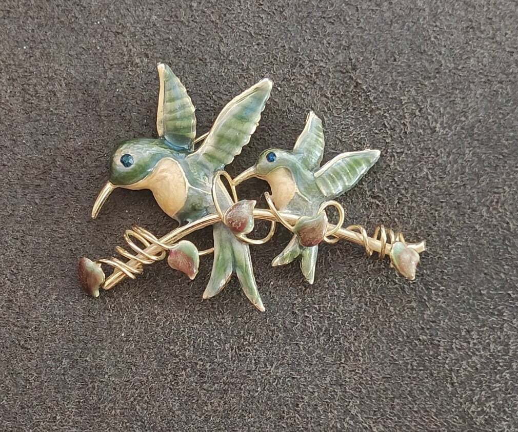1970s/1980s Double Hummingbird Gold Tone & Green Enamel Brooch Pin.