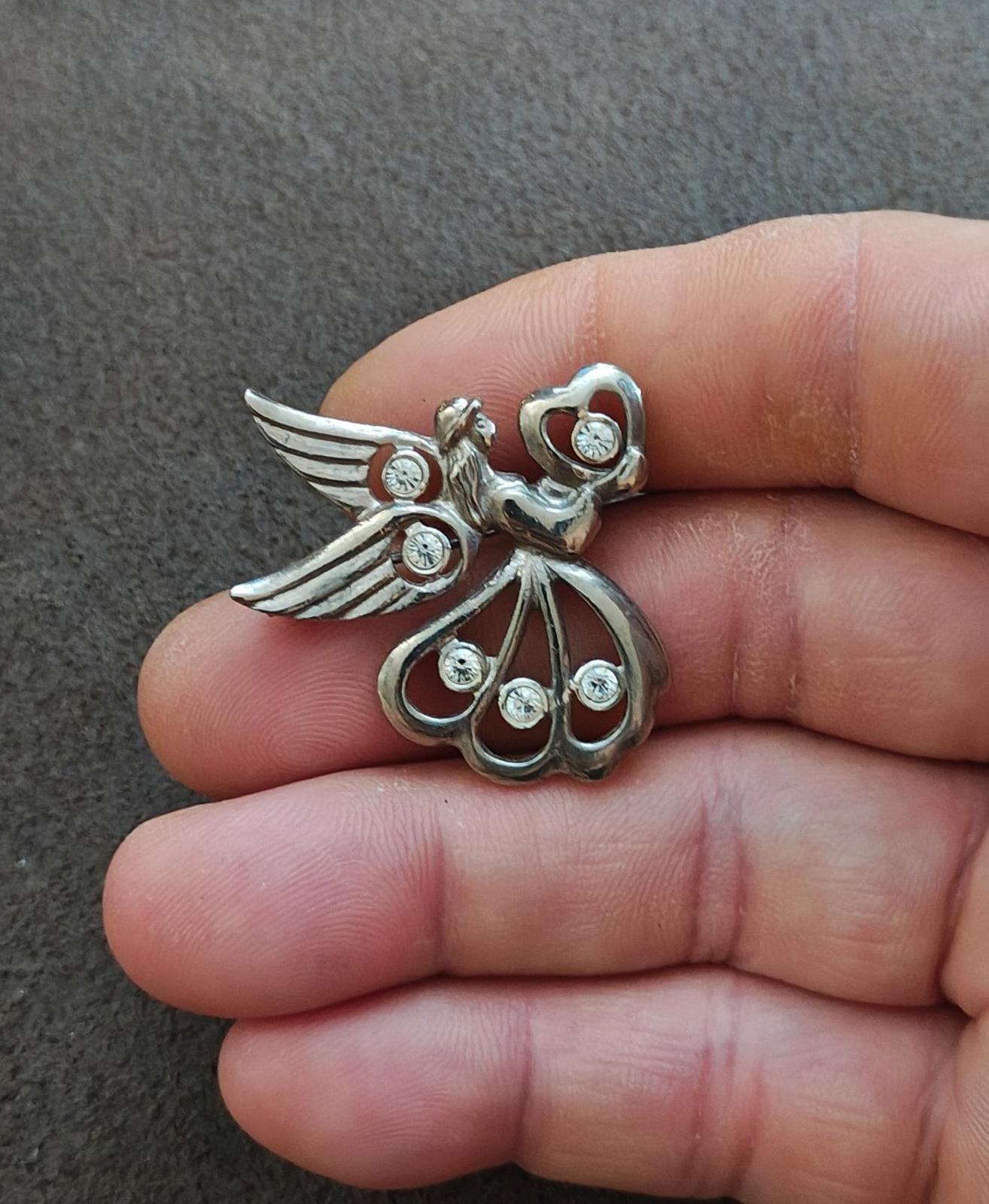 1990's Angel Of Love Angel With Heart and Clear Rhinestones Pin