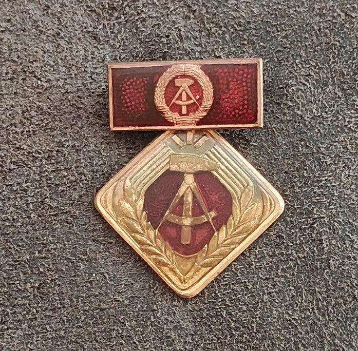 1970s/80s East German (GDR/DDR) Activist of Socialist Labor Medal Badge Pin