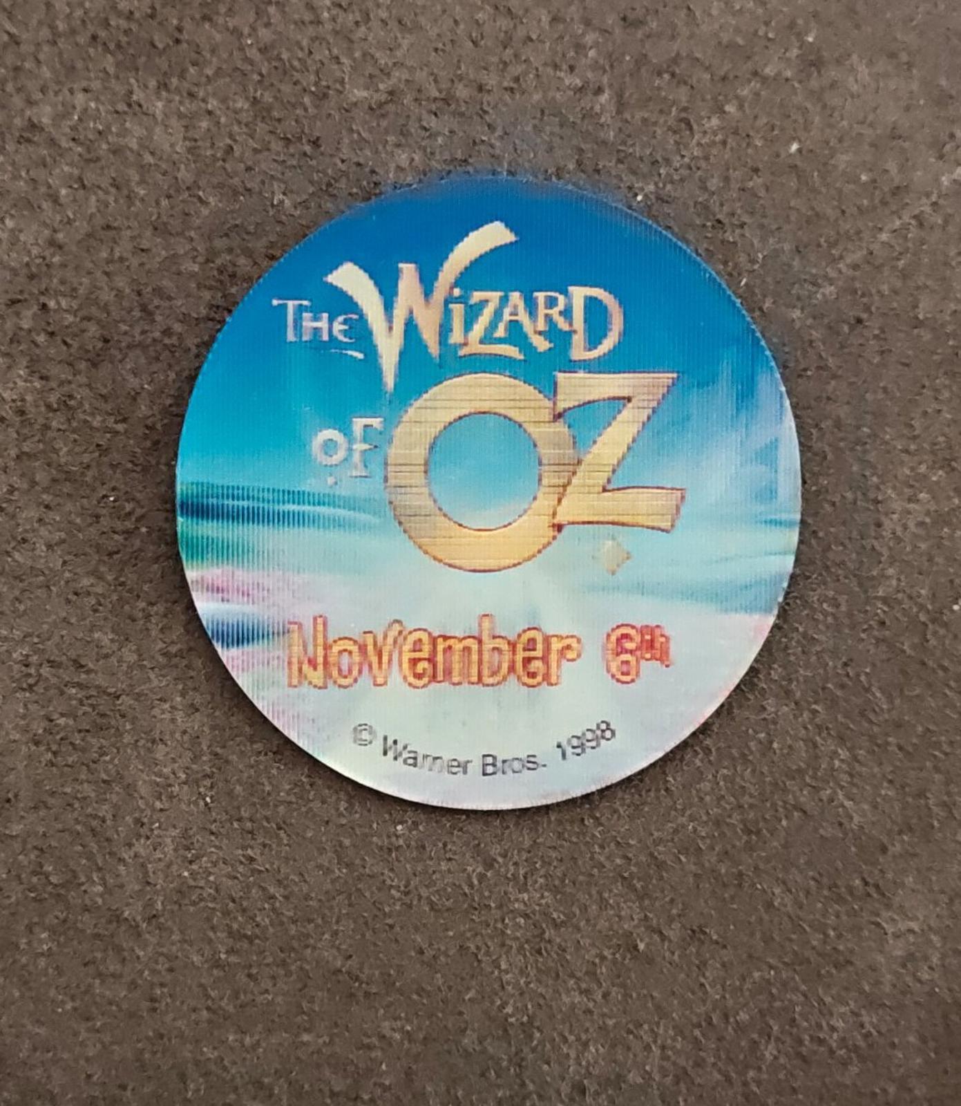 1998 vintage Wizard of Oz Lenticular (holographic) Promotional Button Pin