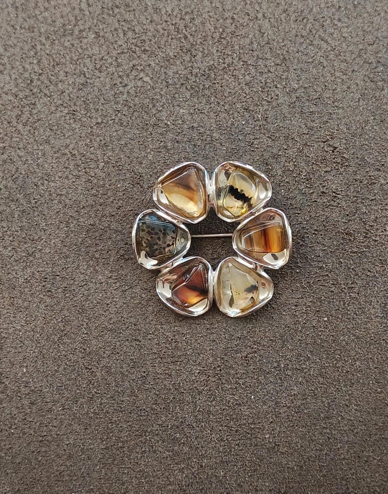 1980s Gold Tone Circular Brooch Featuring Six Individual Pieces of Agate Stones