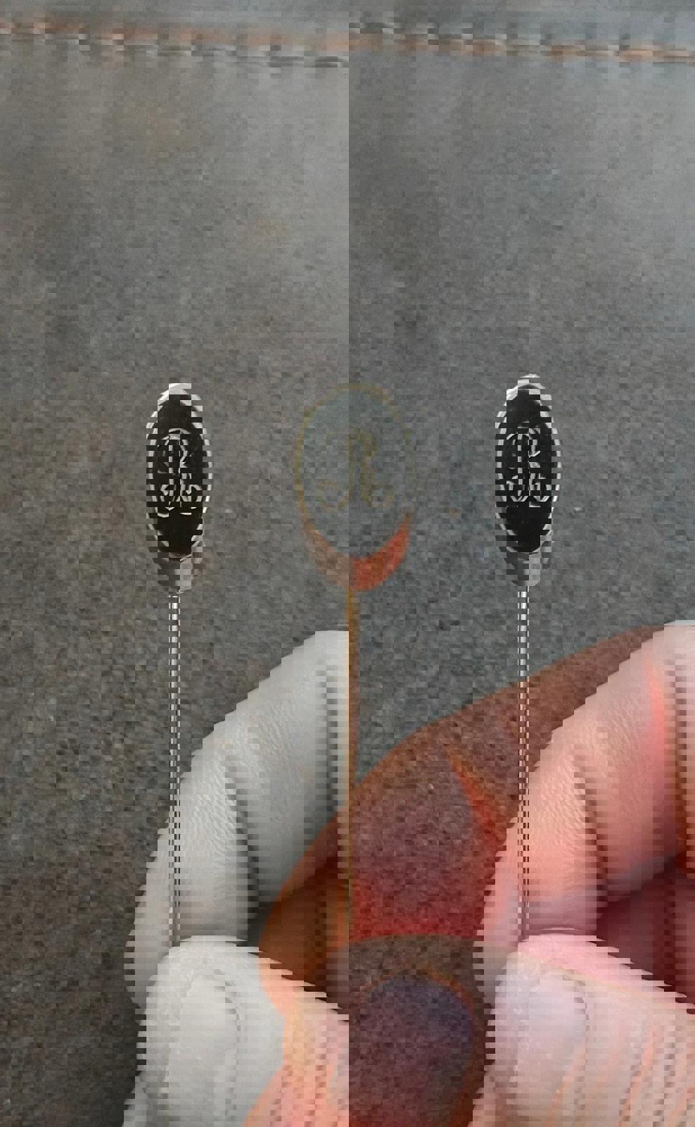 1980's Monogram Initial Letter Fancy R Gold Tone Stick Pin