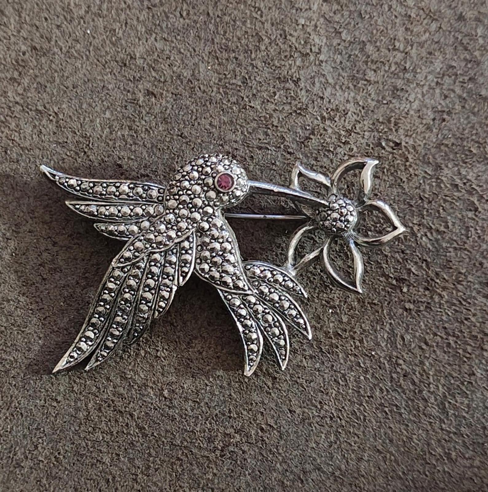 1990s Avon Silver Tone With Purple Rhinestone Eye Hummingbird Brooch Pin
