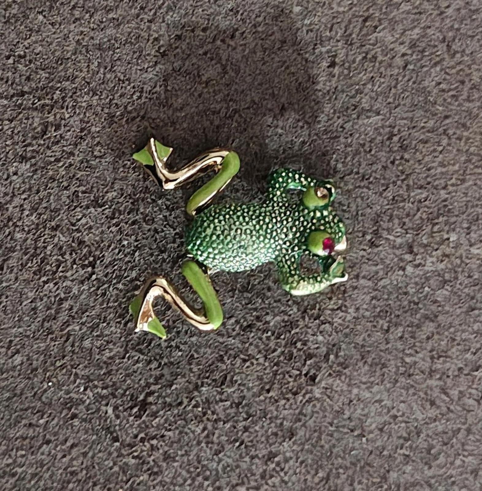 1960s/70s Gold Tone Green Frog Enamel With Red Jeweled Eyes Brooch Pin