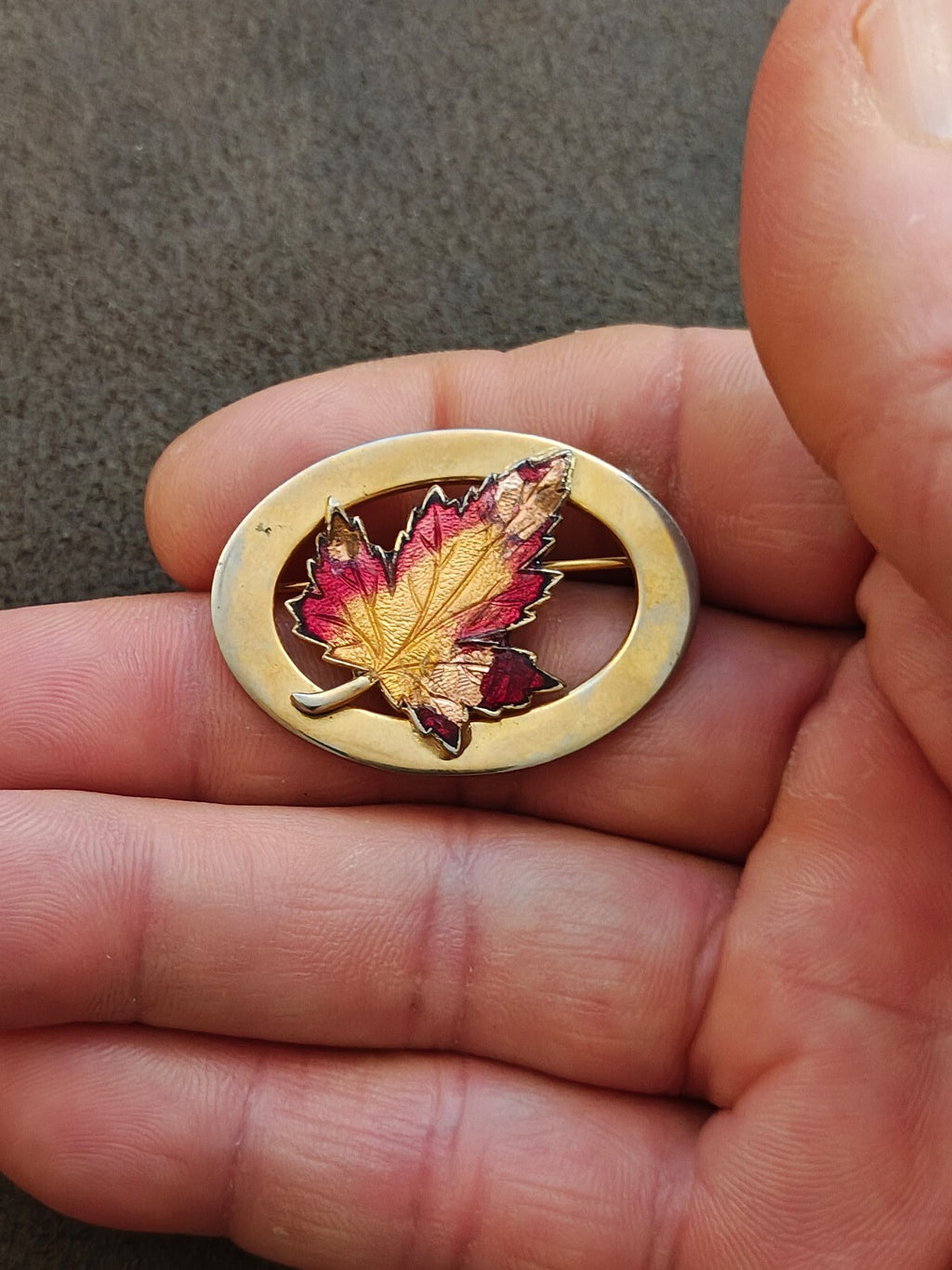 1950s/60s Gold Tone Enamel Maple Leaf Brooch