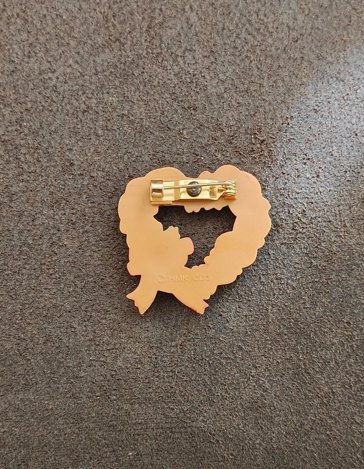 1980s Hallmark Plastic Heart-Shaped Christmas Wreath Brooch