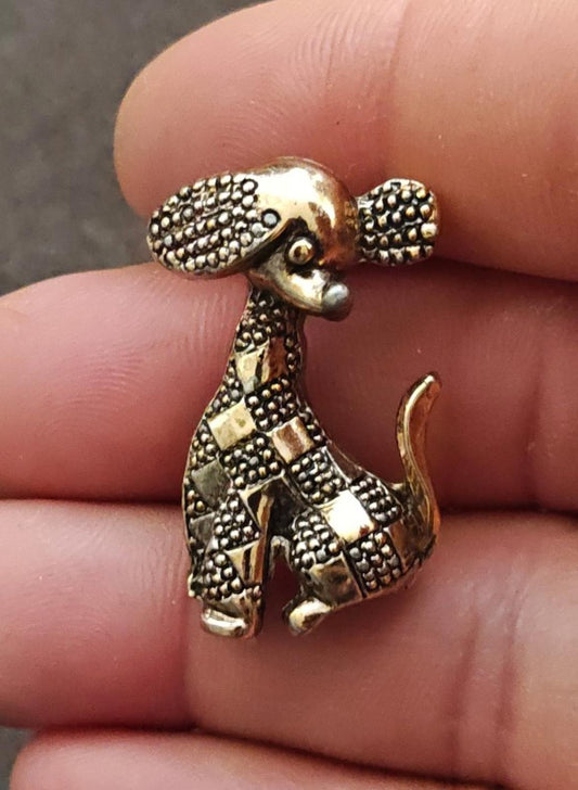 1950s/60s Textured Gold Tone Patchwork Dog Brooch