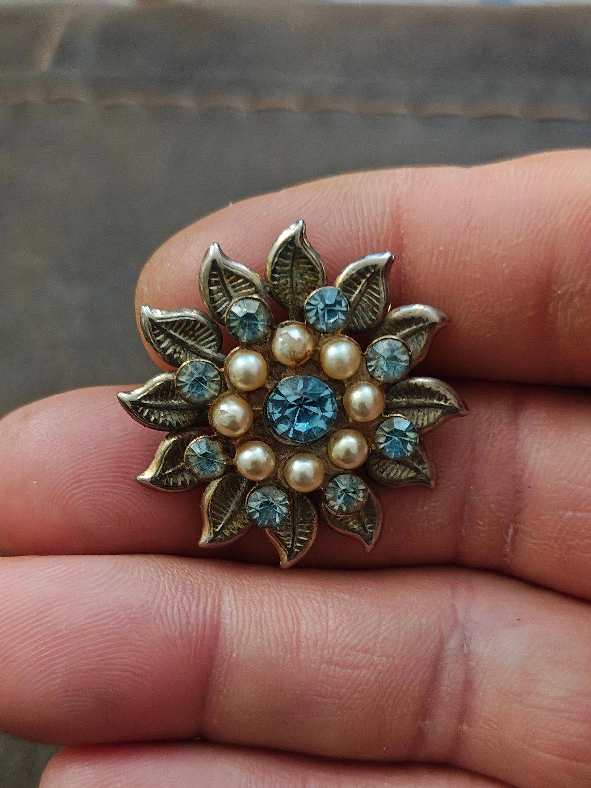 1950s Vintage Silver Tone Flower With Blue Rhinestones And Faux Pearls Brooch