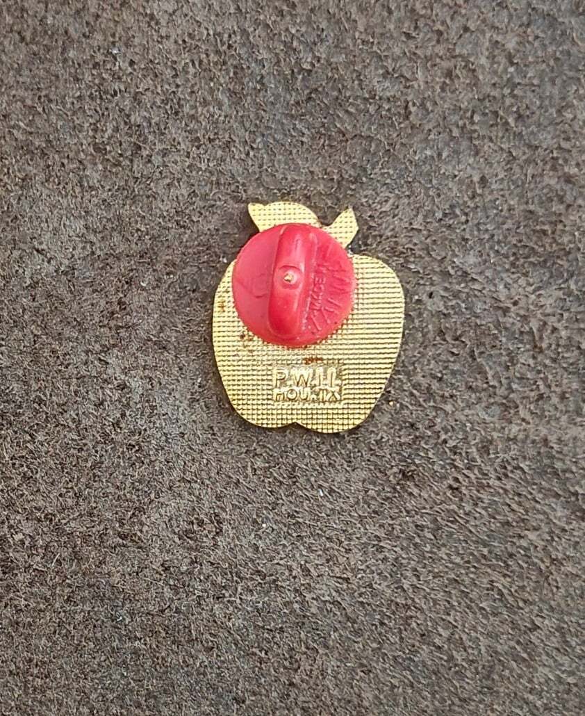 1980s CMI New York City, The Big Apple Pin