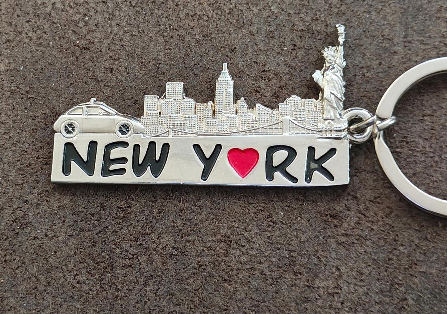 Cool New York City Souvenir Keychain Featuring Engraved Skyline and Landmarks