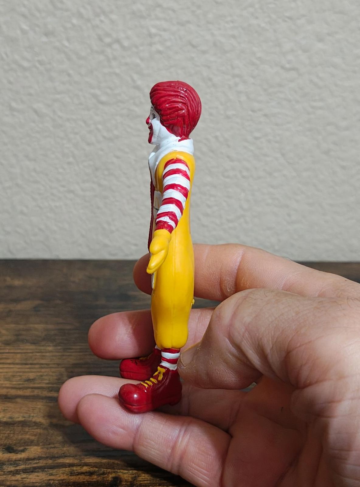1995 Bendable (Bendy) Ronald McDonald Happy Meal PVC Figure.