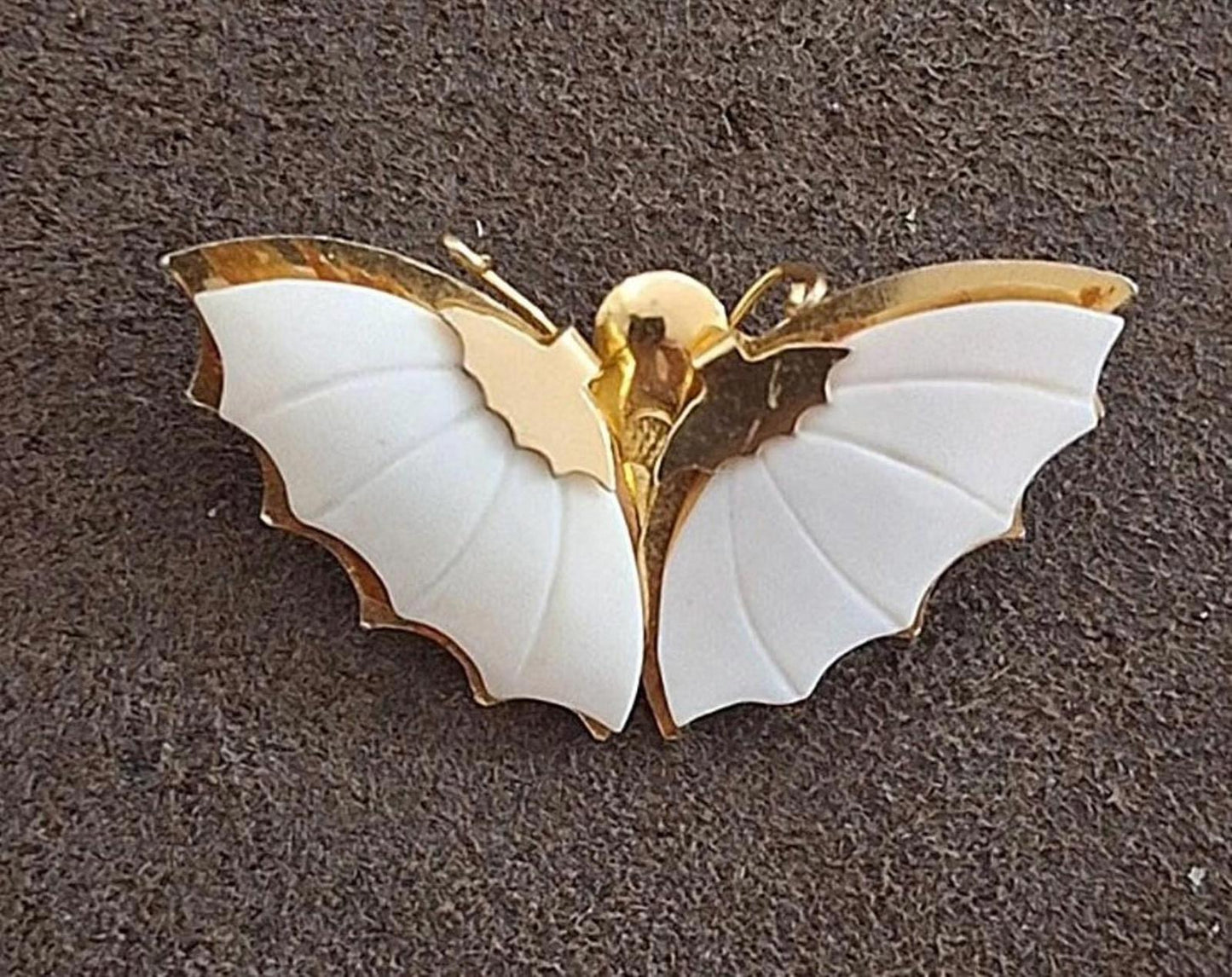 1980’s Seashell Gold Tone Butterfly Pin Brooch