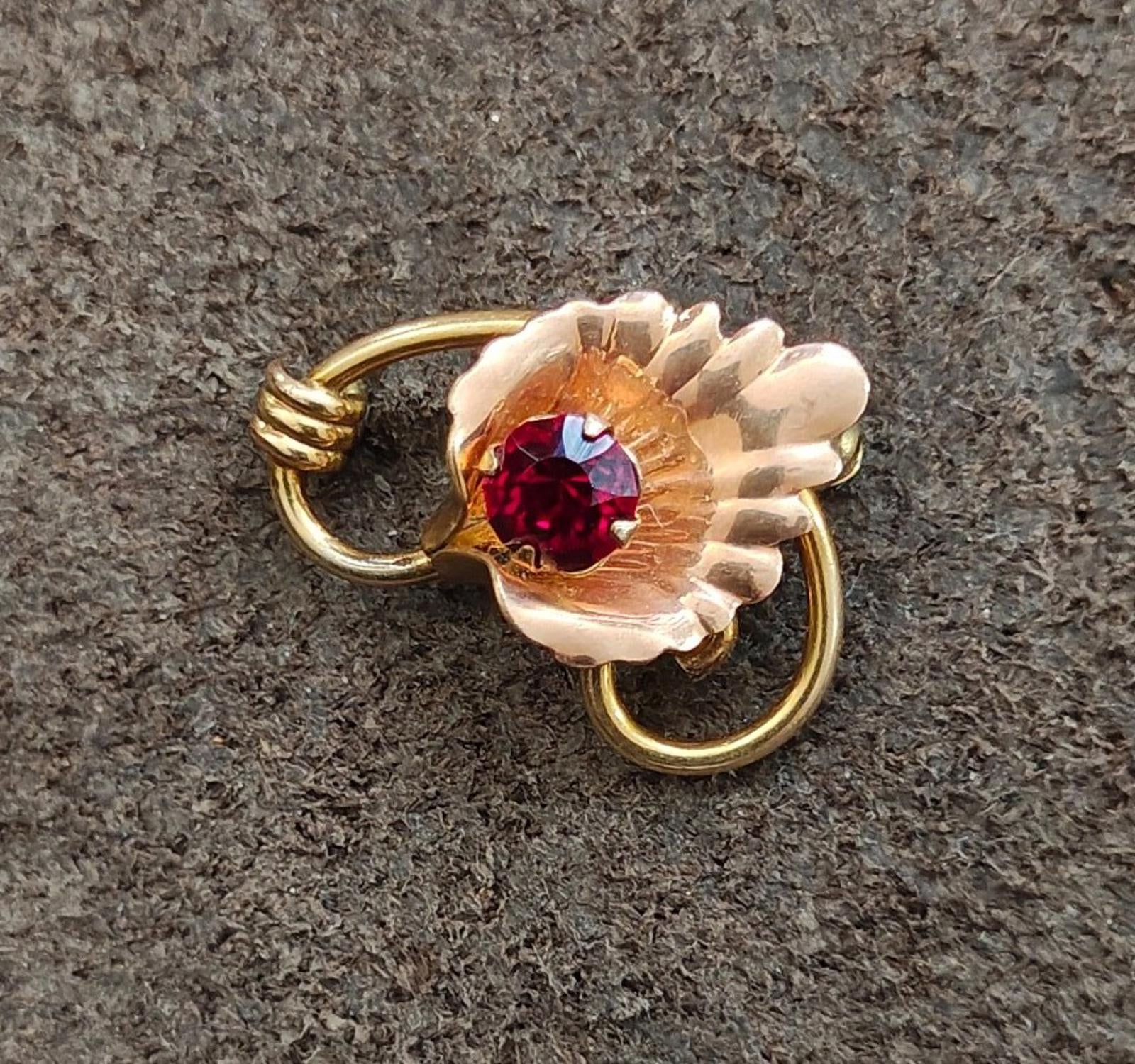 1940/50s Van Dell Calla Lily Gold Tone Brooch With a Red Gemstone