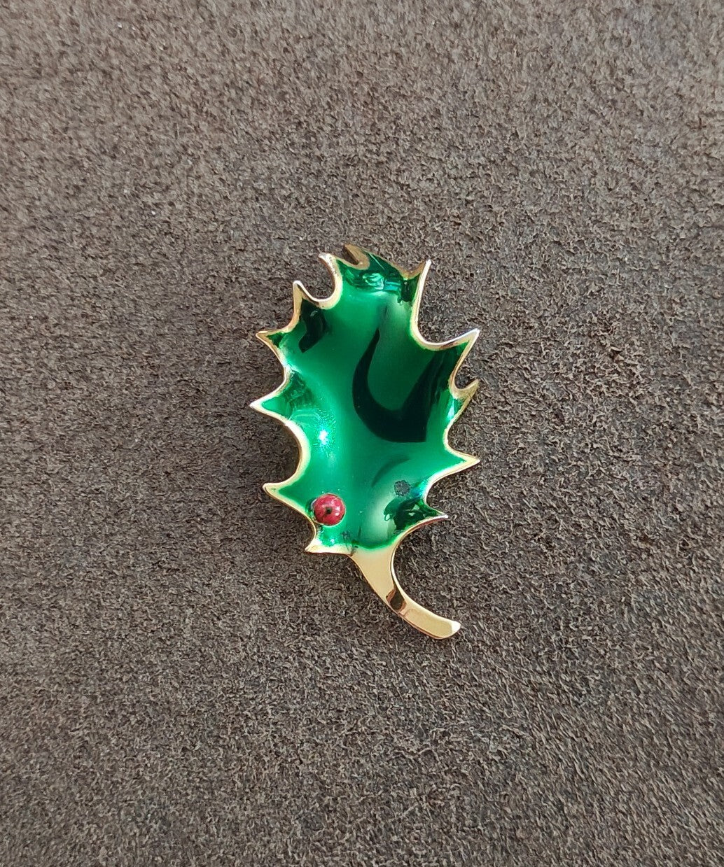 1980s Signed Cerrrito Holly Leaf Holiday Gold Tone Brooch