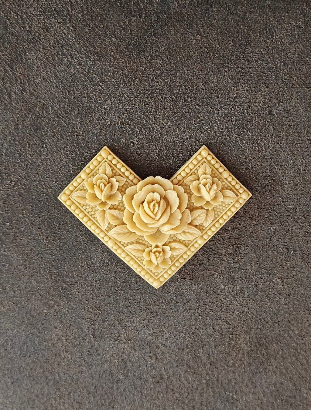 1930s/40s Molded Celluloid Floral V-Brooch Pin