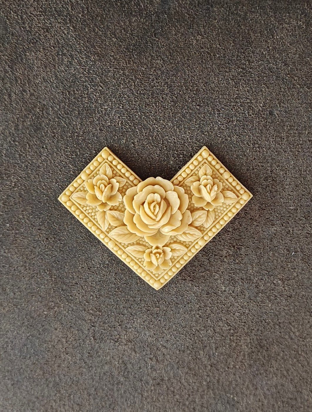 1930s/40s Molded Celluloid Floral V-Brooch Pin