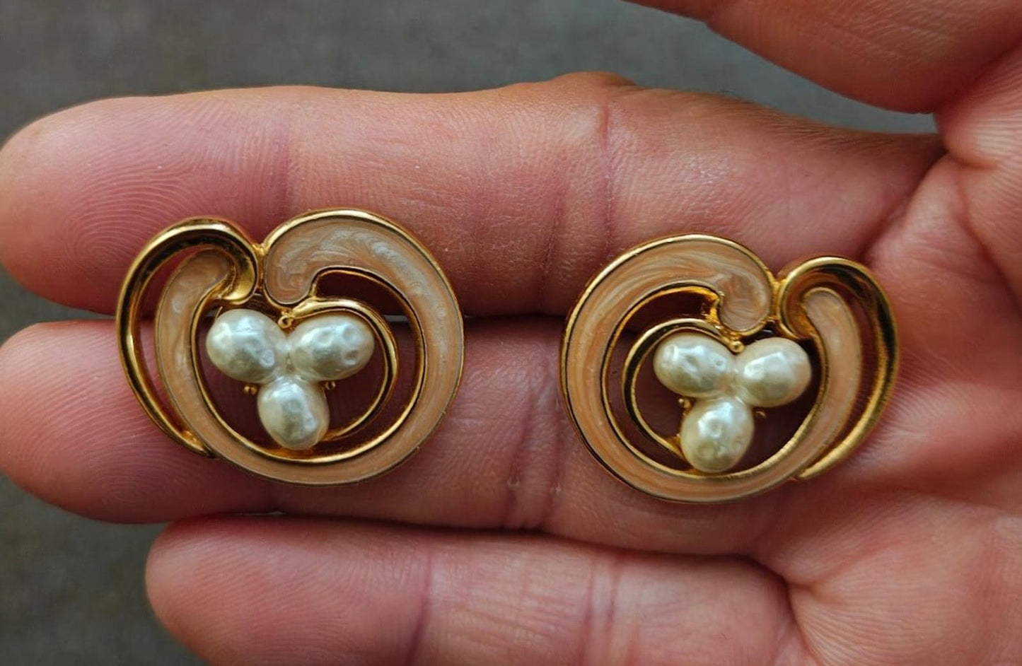 90s Vintage Faux Baroque Pearl Cabochon Cream Enamel Clip On Gold Tone Earrings.