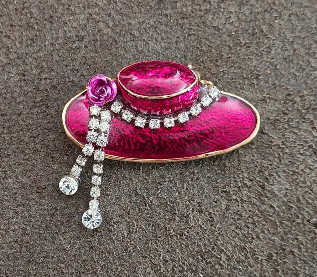 1990s Red Hat Society Gold Tone With Sparkling Rhinestones Enamel Brooch