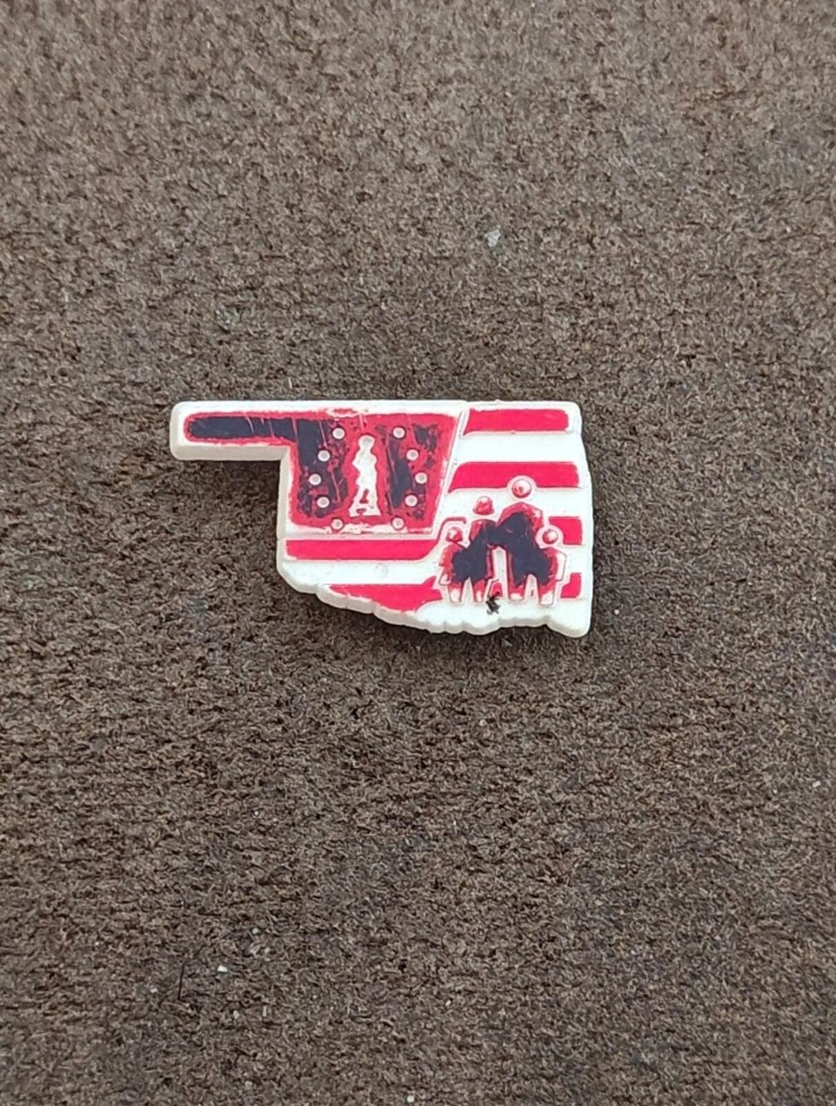 1980s Oklahoma State Map Plastic Pin