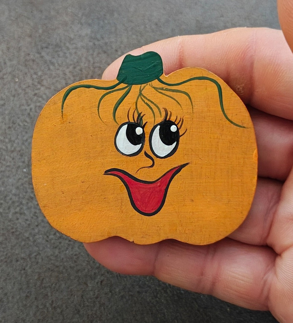 Super Cute Handmade/Handpainted Smiling Pumpkin Wooden Pin Brooch