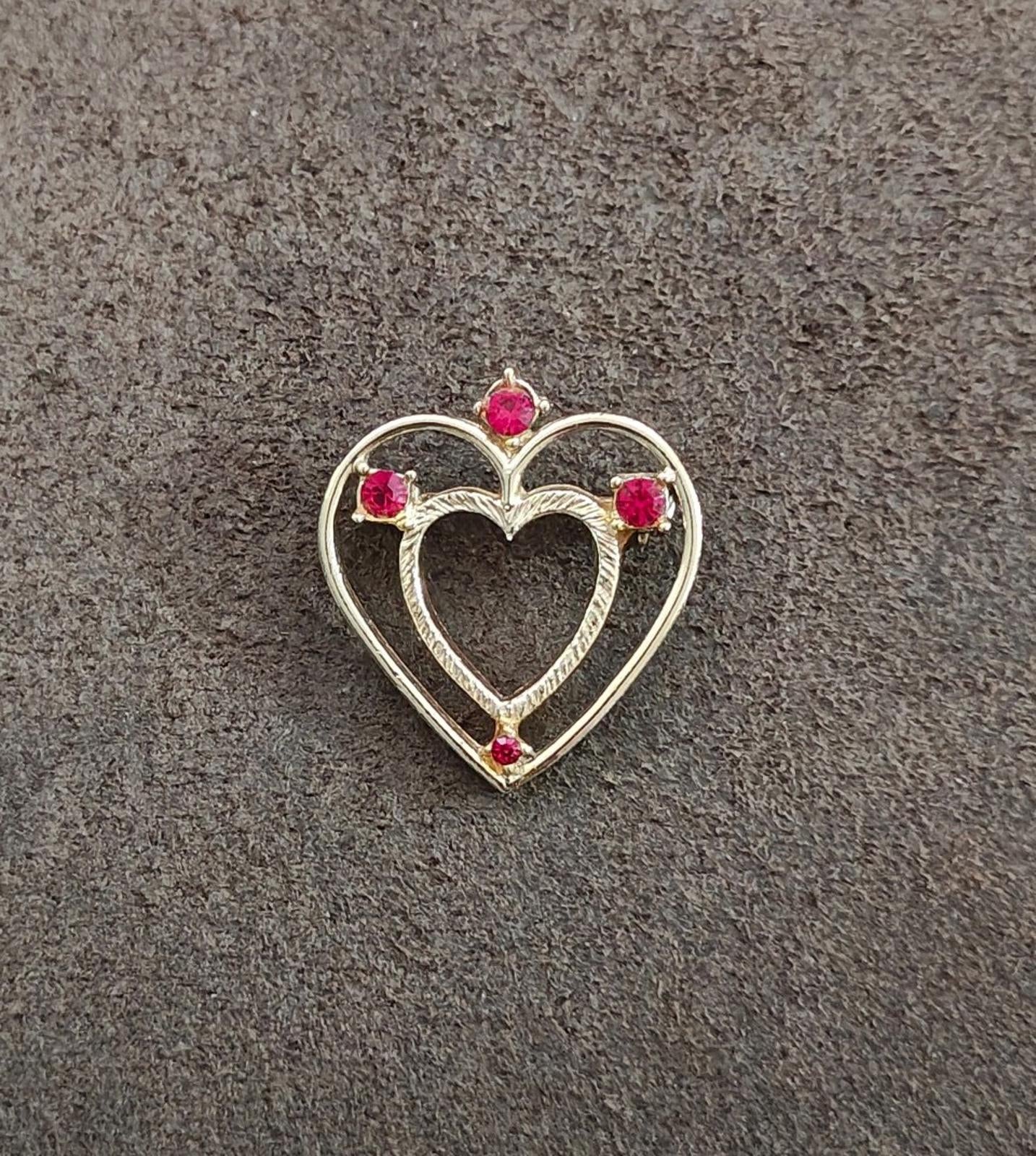 1980s Gold Tone With Red Rhinestones Heart Shaped Brooch Pin