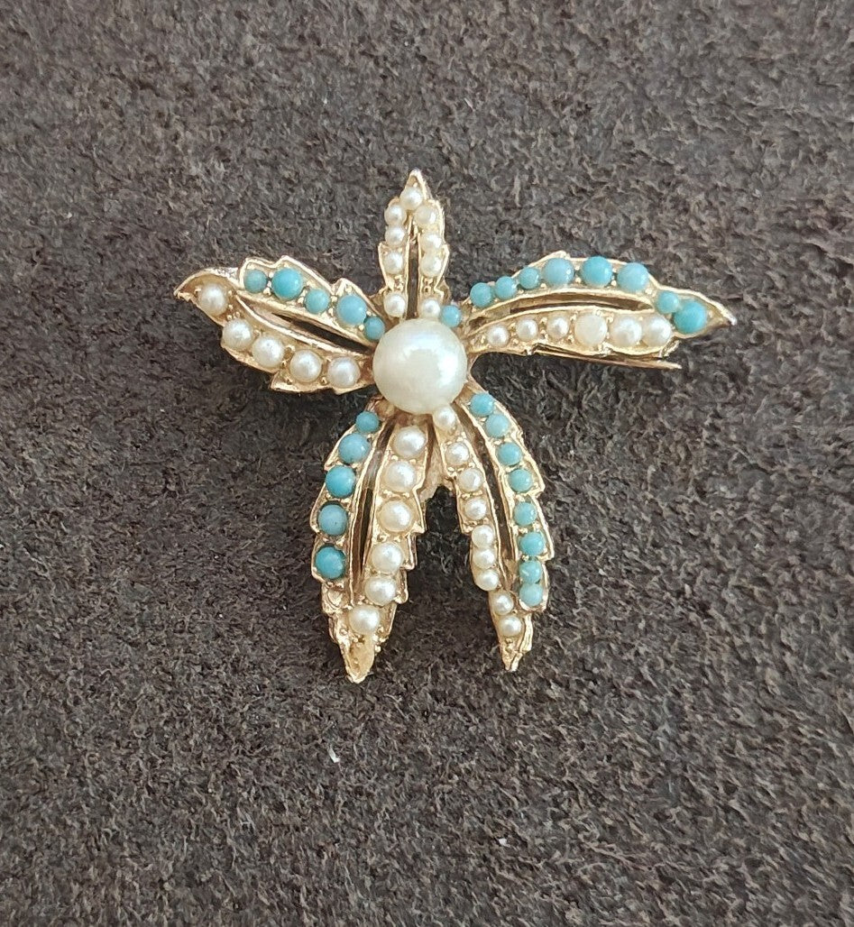 1970s/80s Gold Tone Starfish With Faux Turquoise Beads & Faux Pearls Brooch Pin