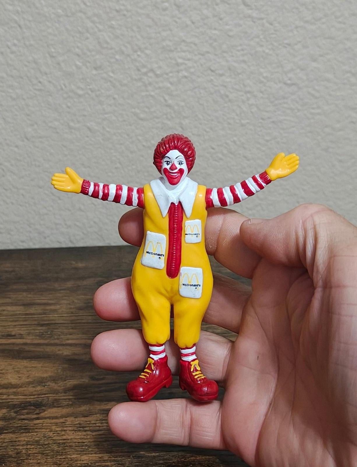 1995 Bendable (Bendy) Ronald McDonald Happy Meal PVC Figure.