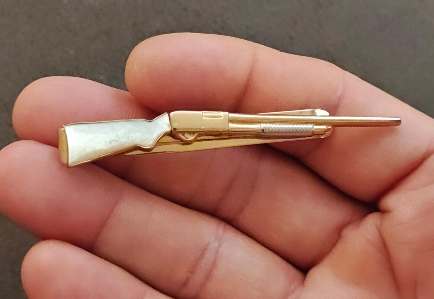 1950s Signed Gold Tone Mother of Pearl Swank Rifle/Shotgun Tie Bar/Tie Clip