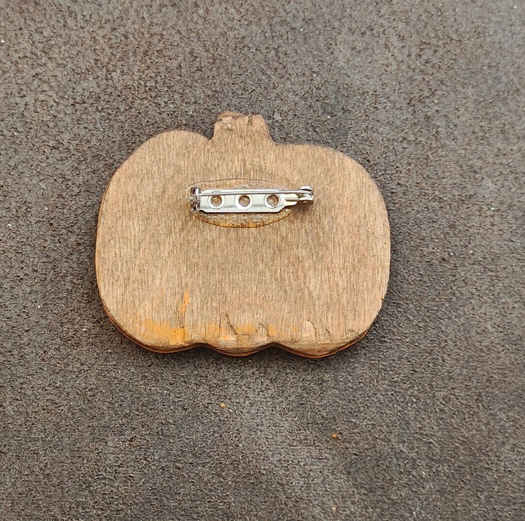 Super Cute Handmade/Handpainted Smiling Pumpkin Wooden Pin Brooch