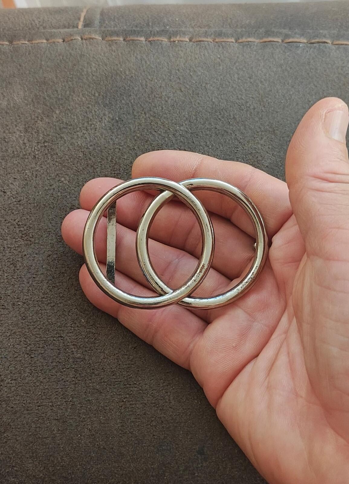 Elegant Modernist Silver Tone Double O-ring Belt Buckle.