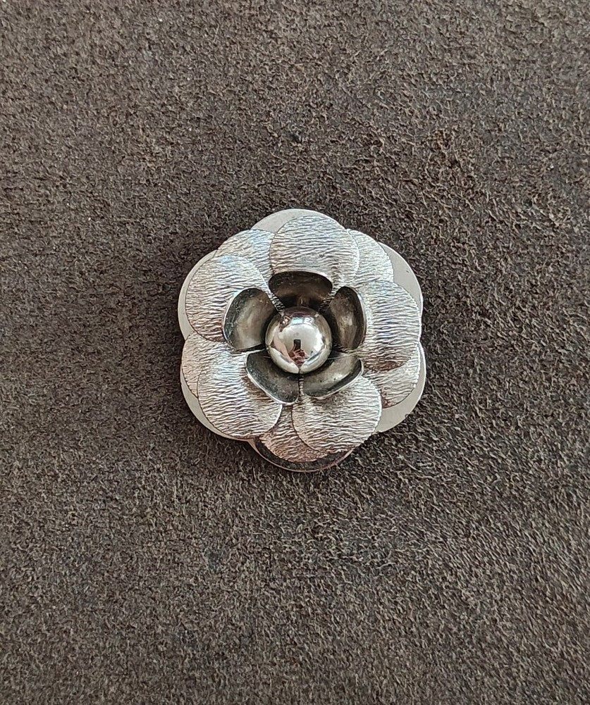 1970s/80s Lieba USA Textured Flower Scarf Clip