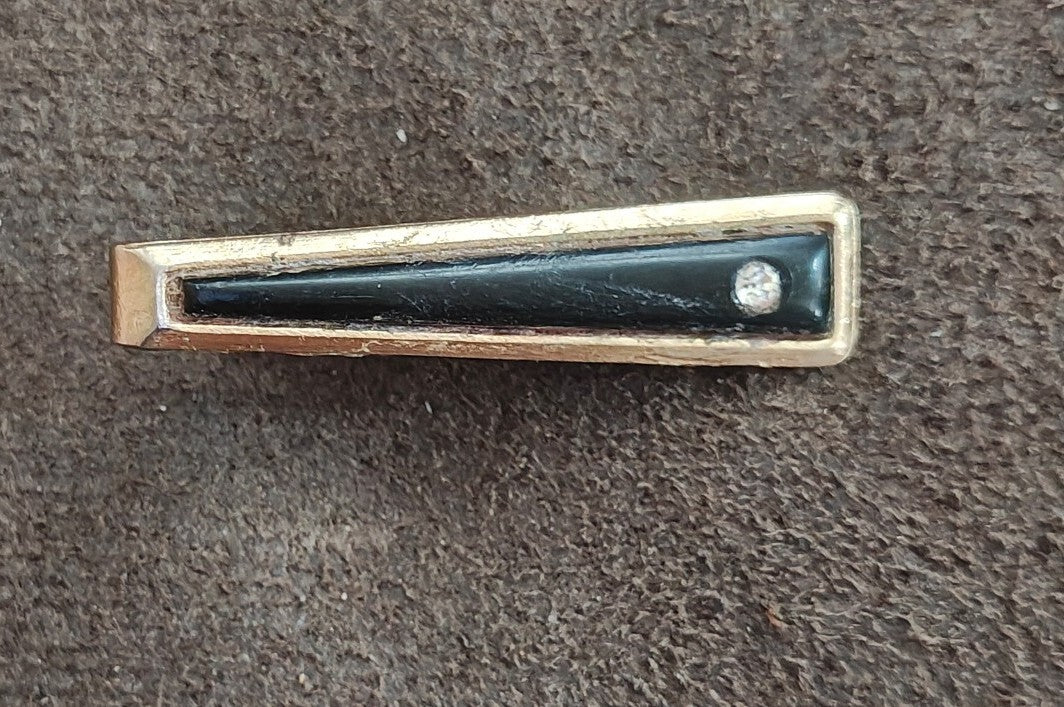 1950s/60 Gold Tone Tapered Black Inlay Tie Clip With Clear Faux Diamond Accent