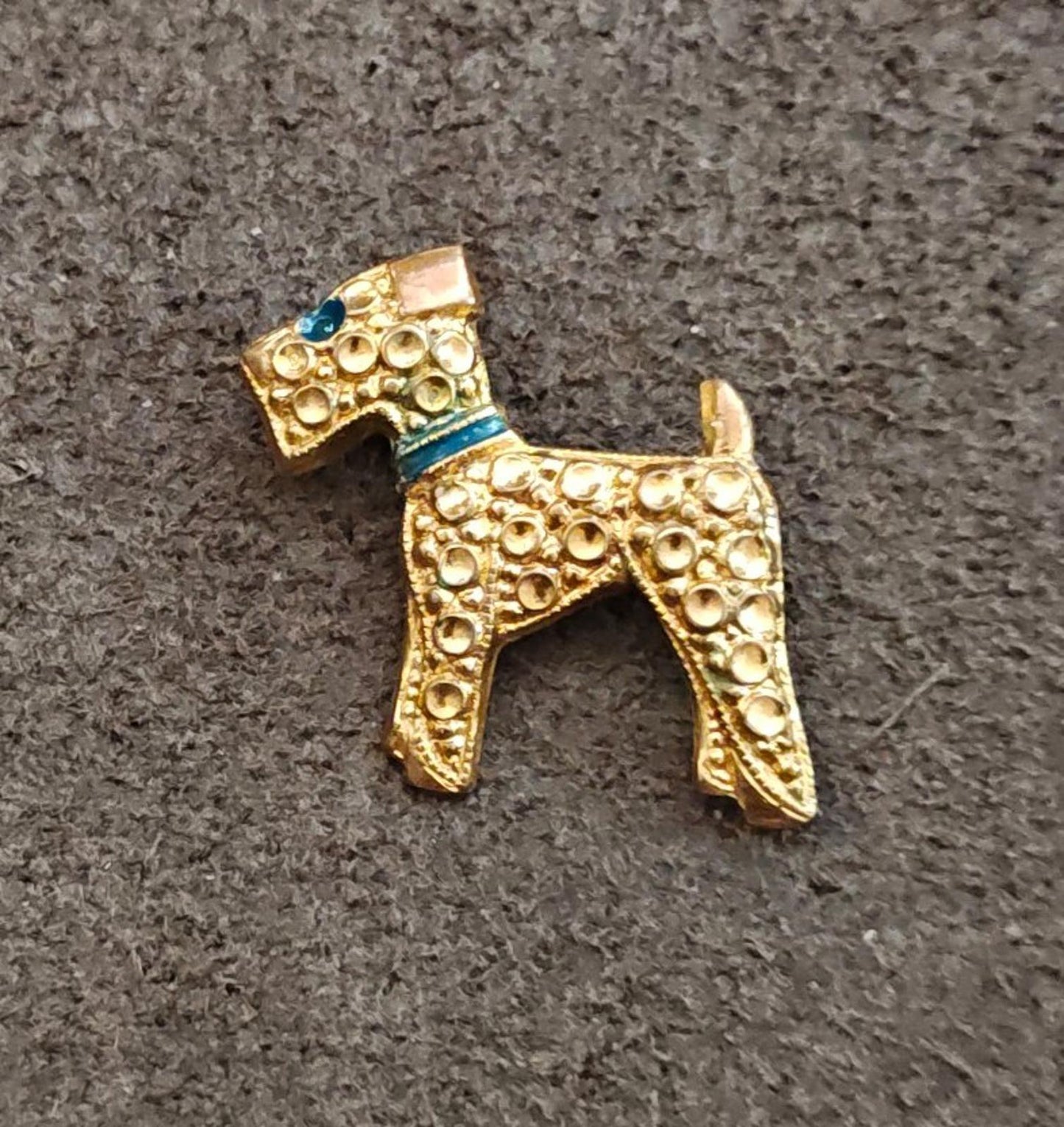1890s Rare Gold Tone Textured Ornate Victorian Style Terrier Dog Brooch