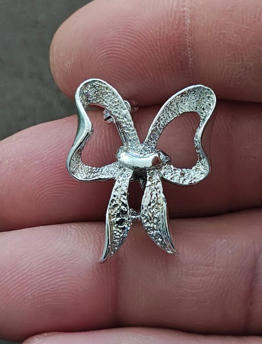 1970s Vintage Signed Gerry's Silver Tone Bow Shaped Brooch Pin